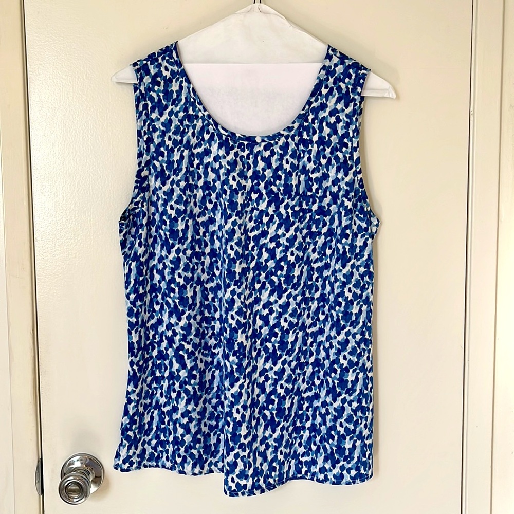 Chico’s sleeveless scoop-neck blue print tank